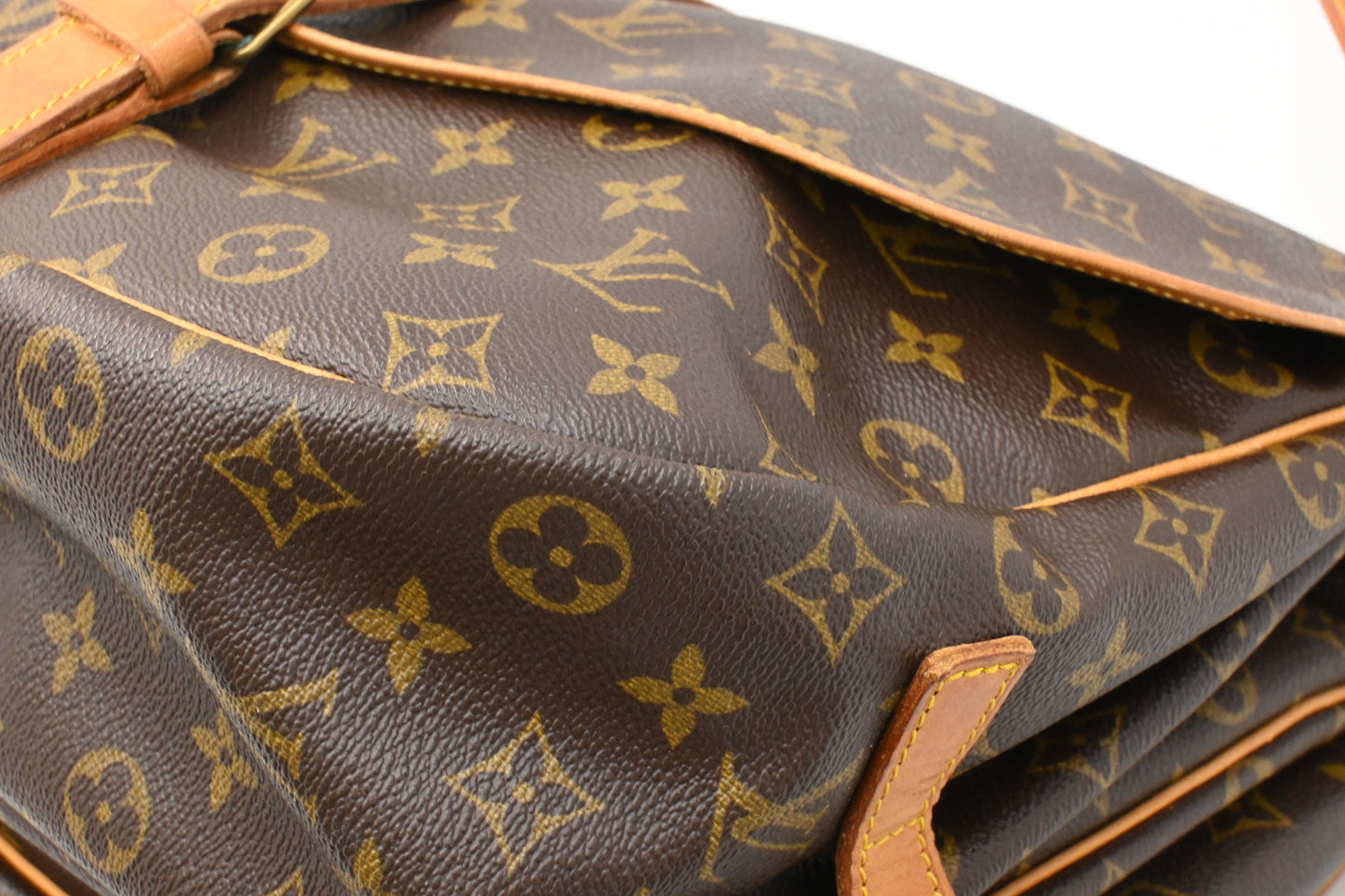 Louis Vuitton Saumur 35 in Monogram Canvas
