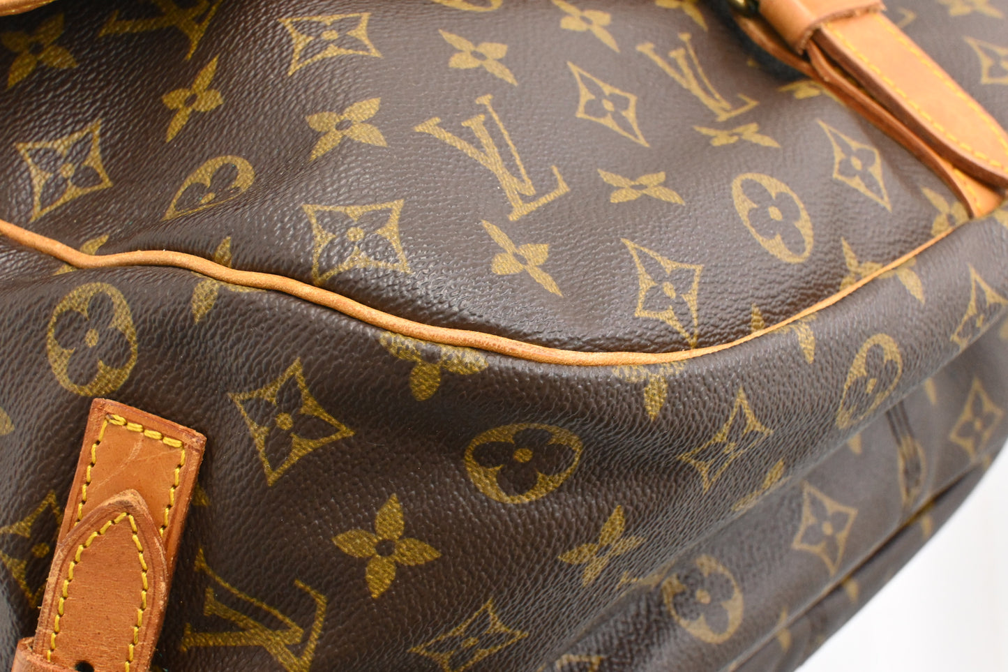 Louis Vuitton Saumur 35 in Monogram Canvas