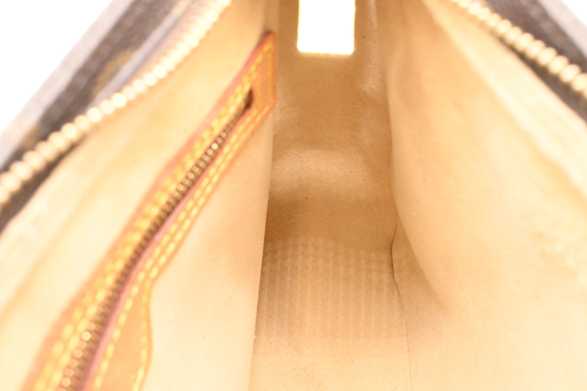Louis Vuitton Looping MM in Monogram Canvas