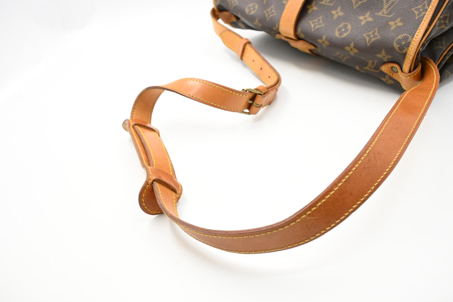 Louis Vuitton Saumur 35 in Monogram Canvas