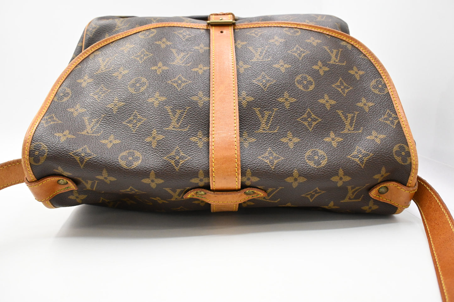Louis Vuitton Saumur 35 in Monogram Canvas