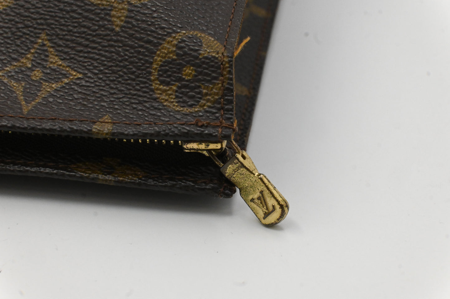 Louis Vuitton Toiletry 26 in Monogram Canvas