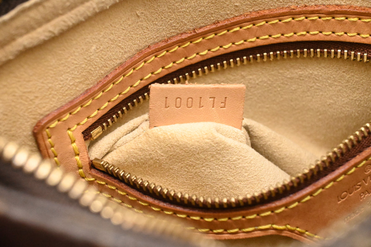 Louis Vuitton Looping MM in Monogram Canvas