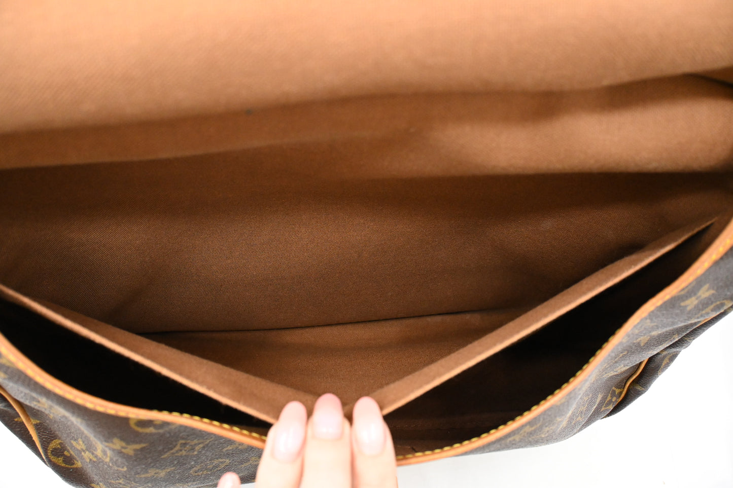 Louis Vuitton Saumur 35 in Monogram Canvas