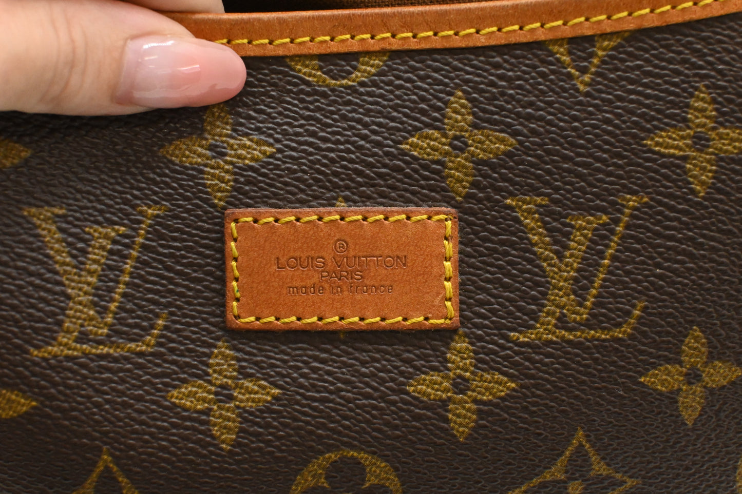 Louis Vuitton Saumur 35 in Monogram Canvas