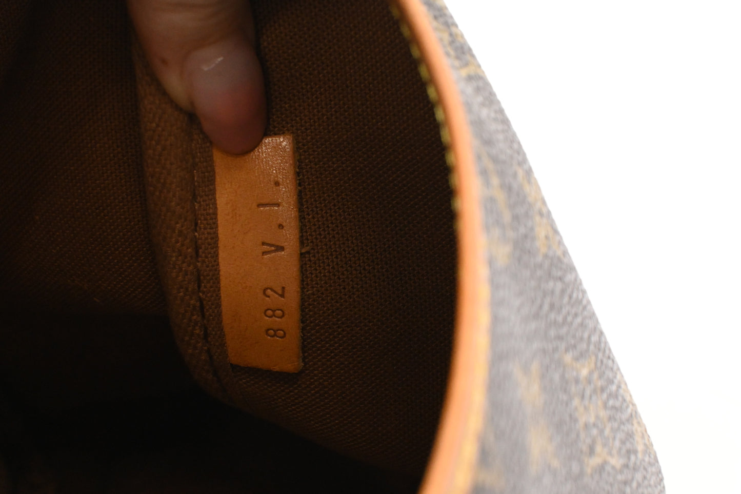 Louis Vuitton Saumur 35 in Monogram Canvas