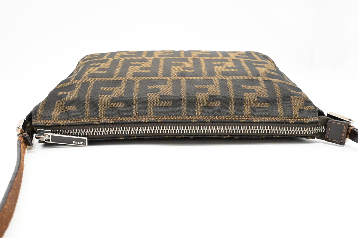 Fendi Shoulder Bag in Zucca Canvas