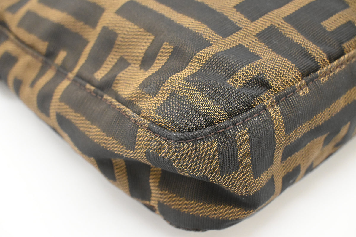 Fendi Shoulder Bag in Zucca Canvas