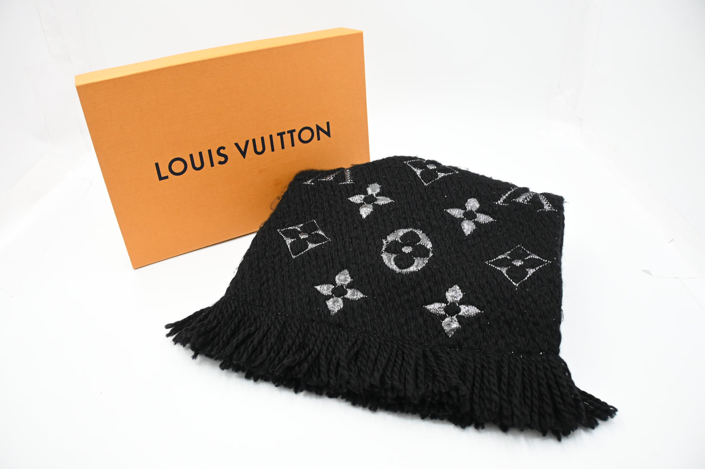 Louis Vuitton Metalized Scarf in Black Wool