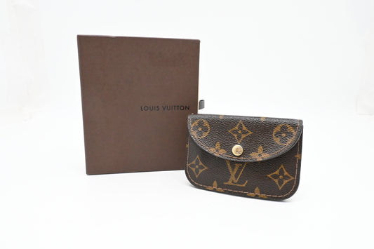 Louis Vuitton Pochette Solo in Monogram Canvas