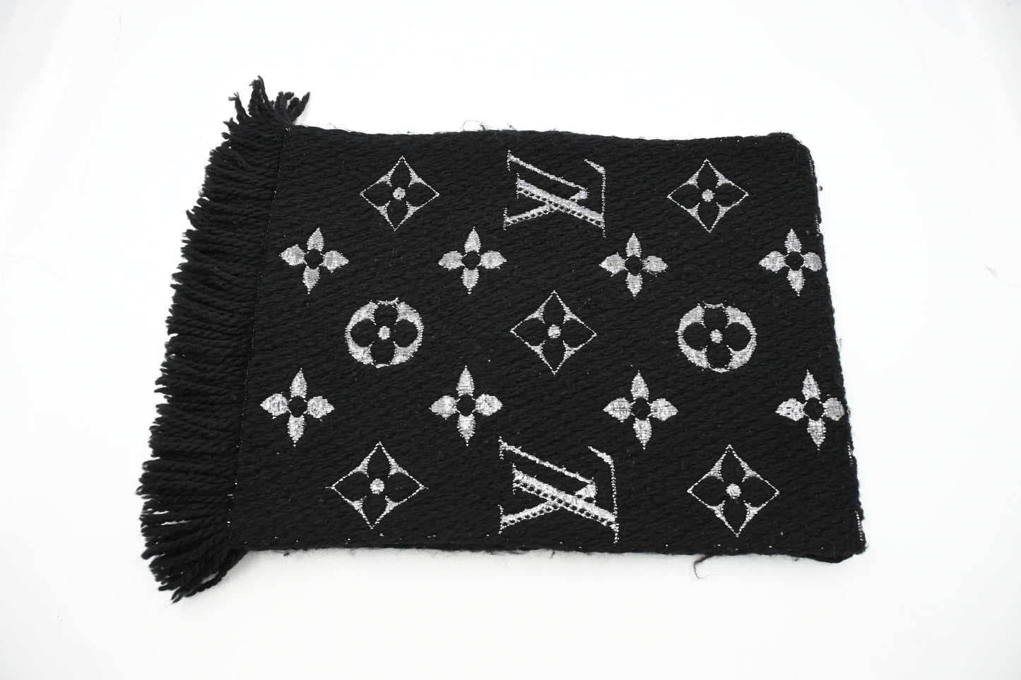 Louis Vuitton Metalized Scarf in Black Wool