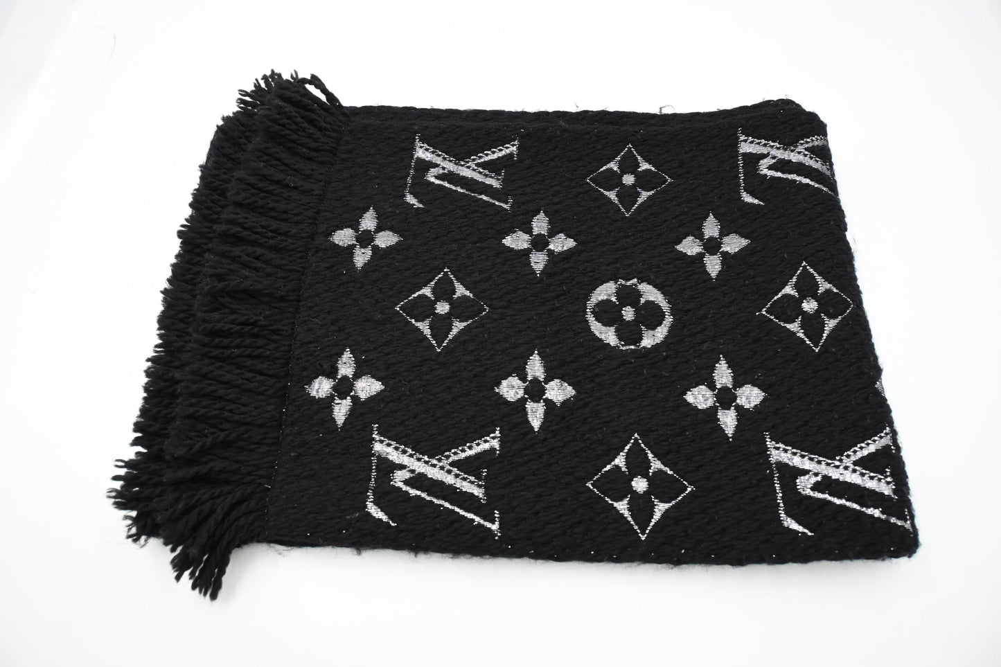 Louis Vuitton Metalized Scarf in Black Wool