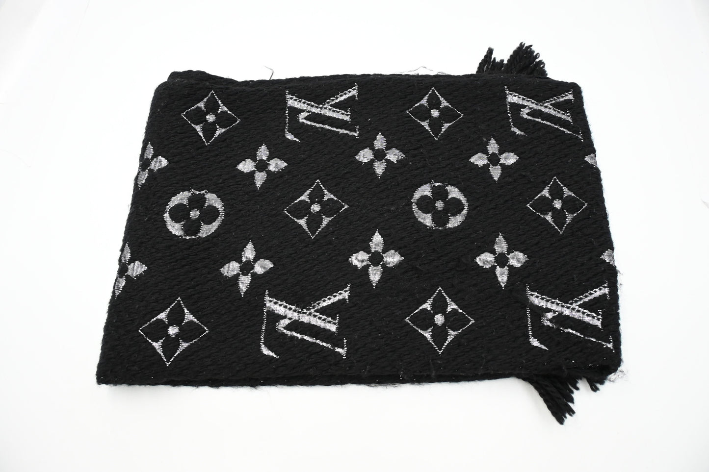 Louis Vuitton Metalized Scarf in Black Wool