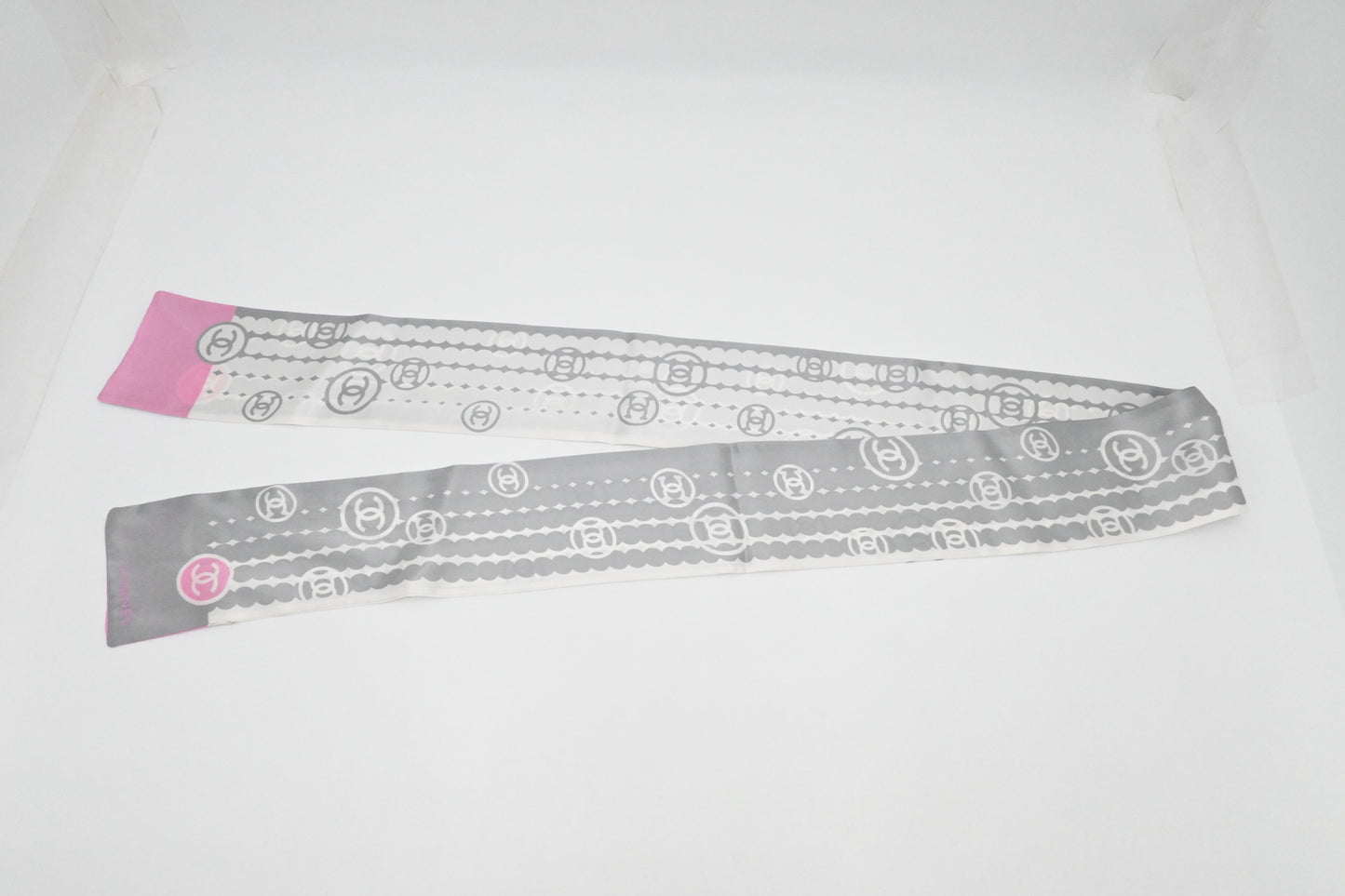 Chanel Bandeau in Gray and White Silk