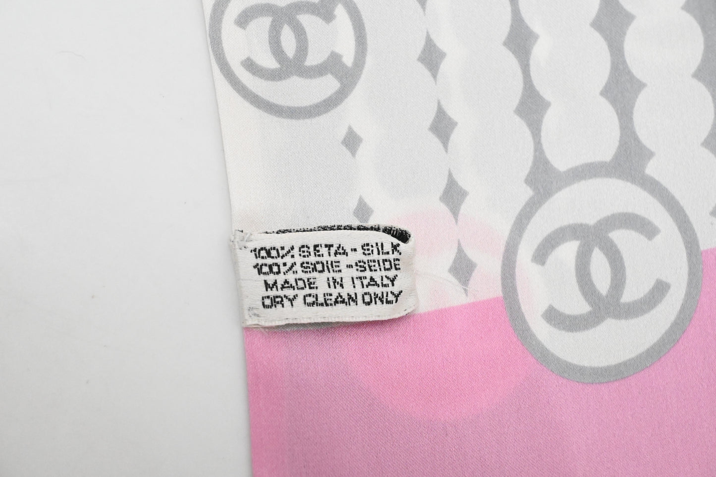 Chanel Bandeau in Gray and White Silk