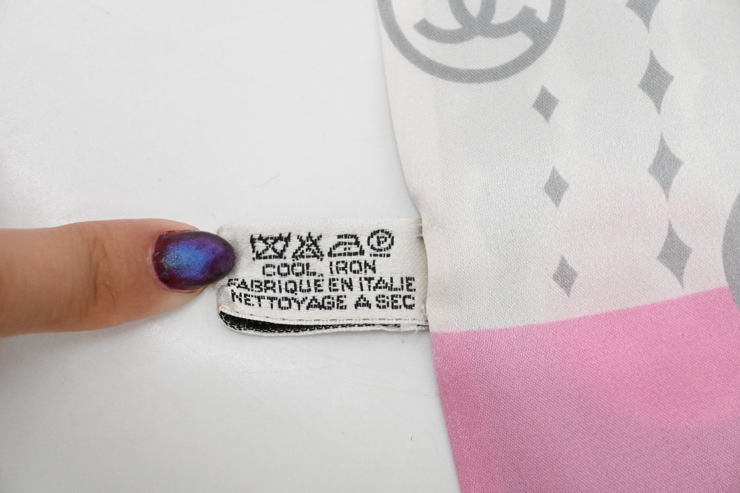 Chanel Bandeau in Gray and White Silk