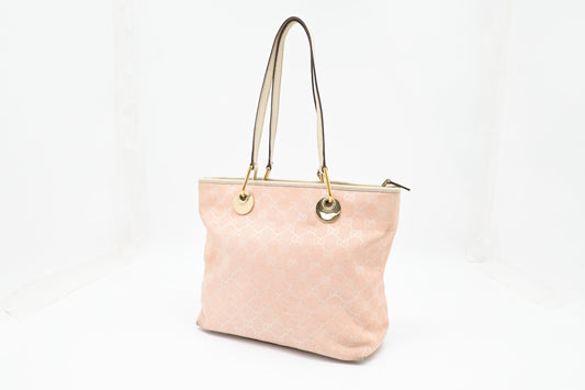 Gucci Shoulder Bag in Pink GG Canvas