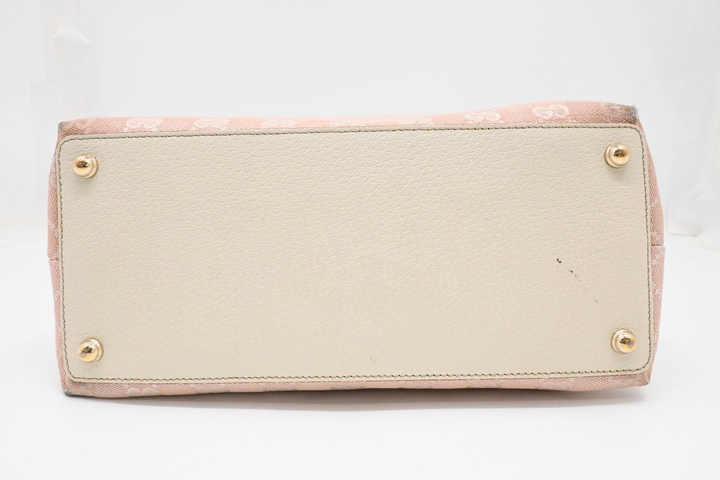 Gucci Shoulder Bag in Pink GG Canvas