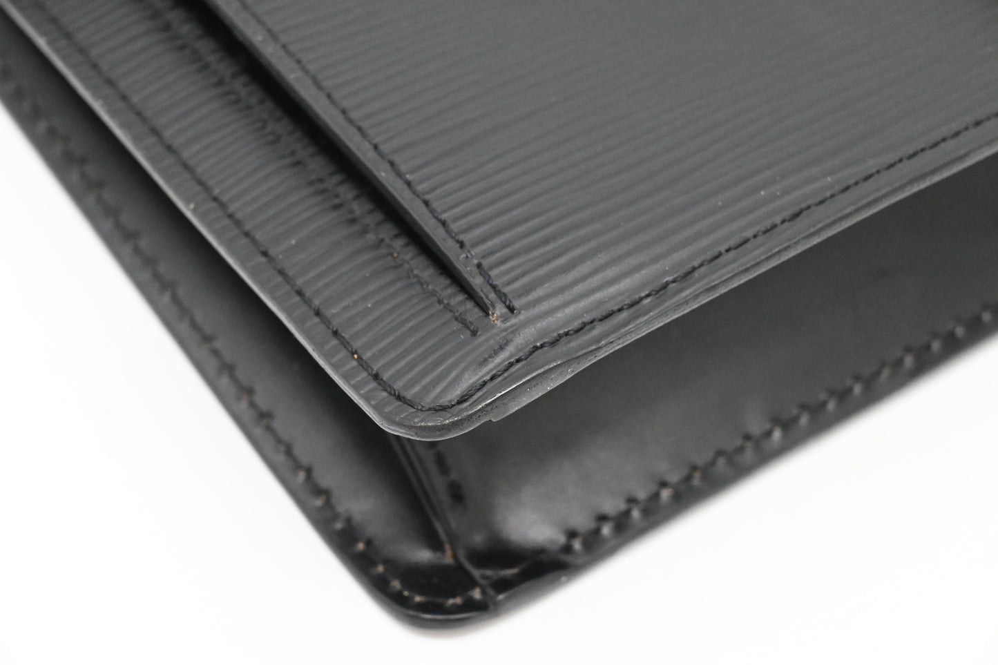 Louis Vuitton Sellier Dragonne in Black Epi Leather