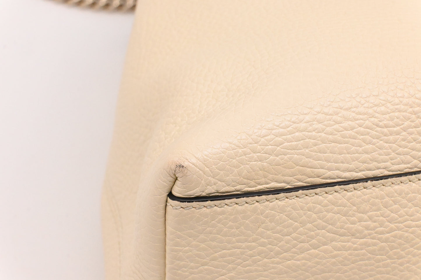 Gucci Soho Chain Tote Bag in Cream Leather