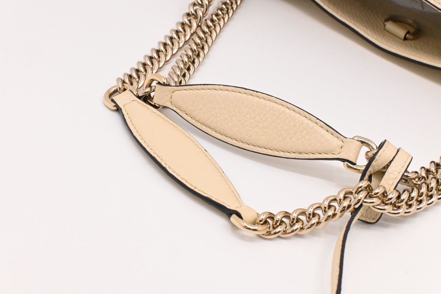 Gucci Soho Chain Tote Bag in Cream Leather
