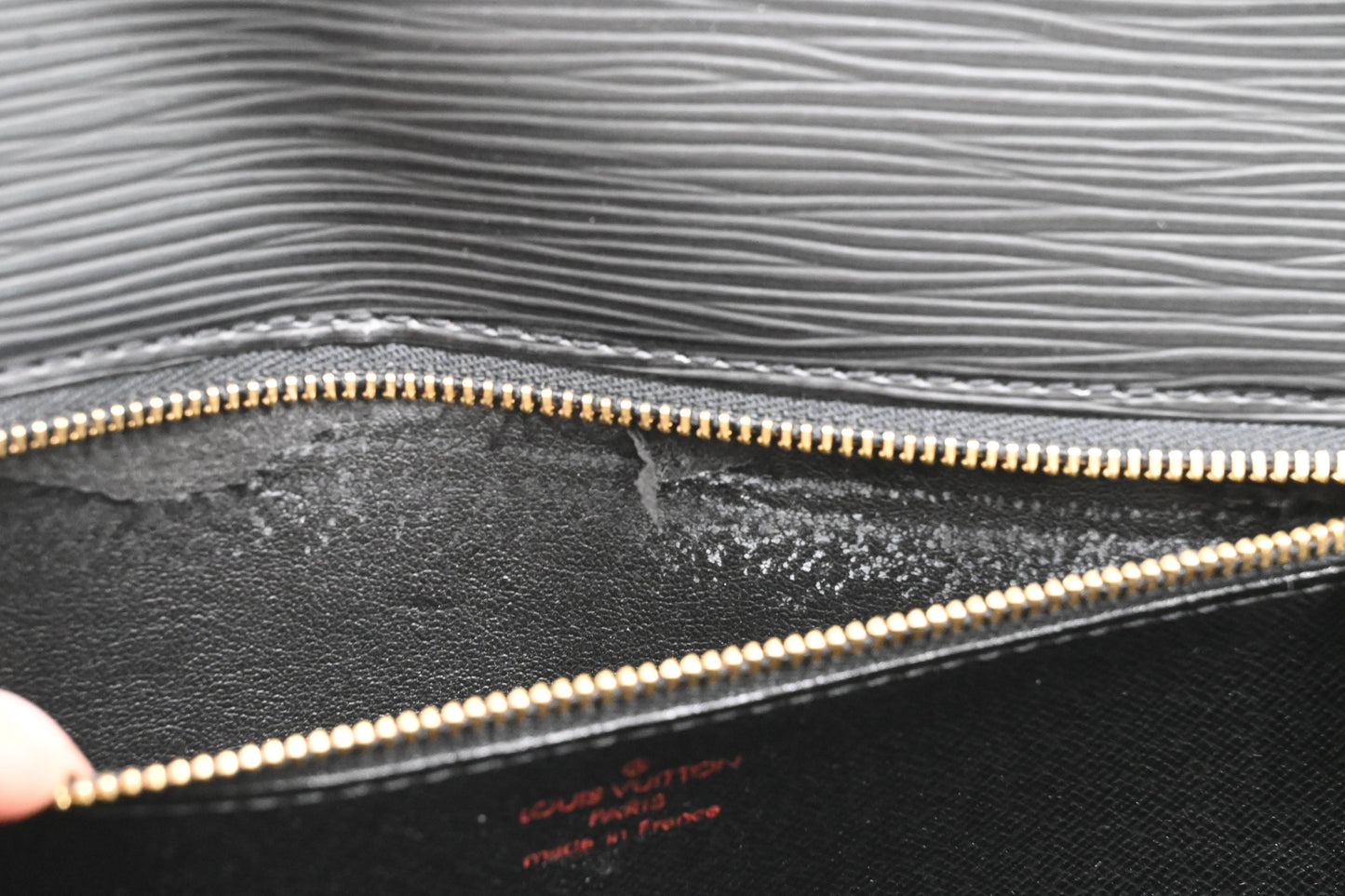 Louis Vuitton Sellier Dragonne in Black Epi Leather