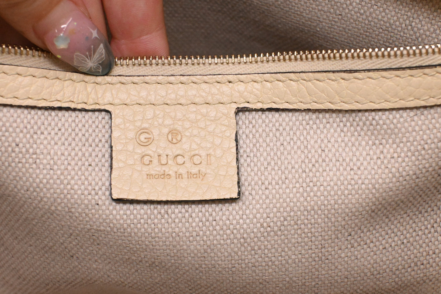 Gucci Soho Chain Tote Bag in Cream Leather