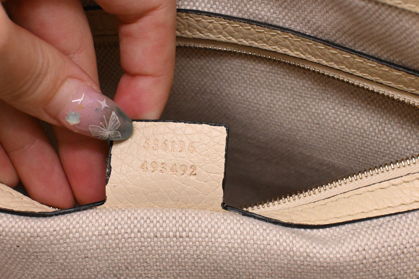 Gucci Soho Chain Tote Bag in Cream Leather