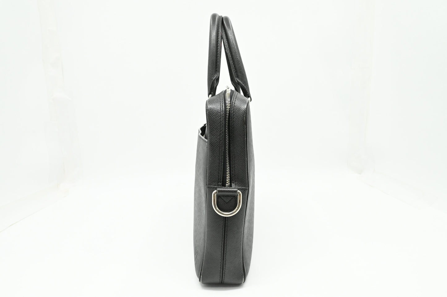 Louis Vuitton Porte Documents in Dark Grey Taiga Leather