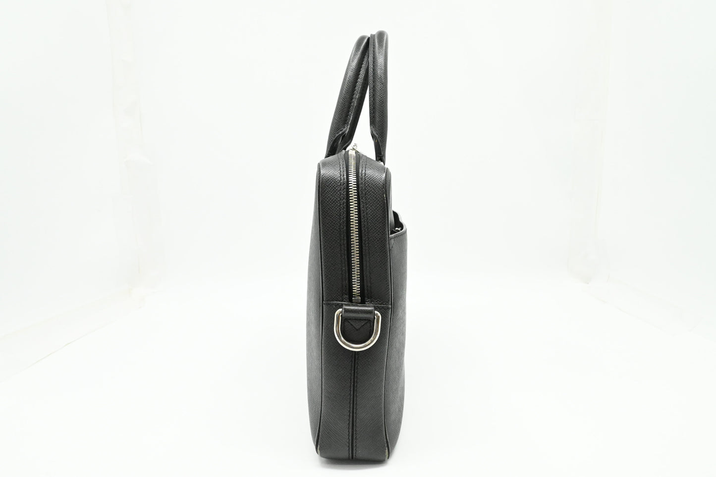 Louis Vuitton Porte Documents in Dark Grey Taiga Leather
