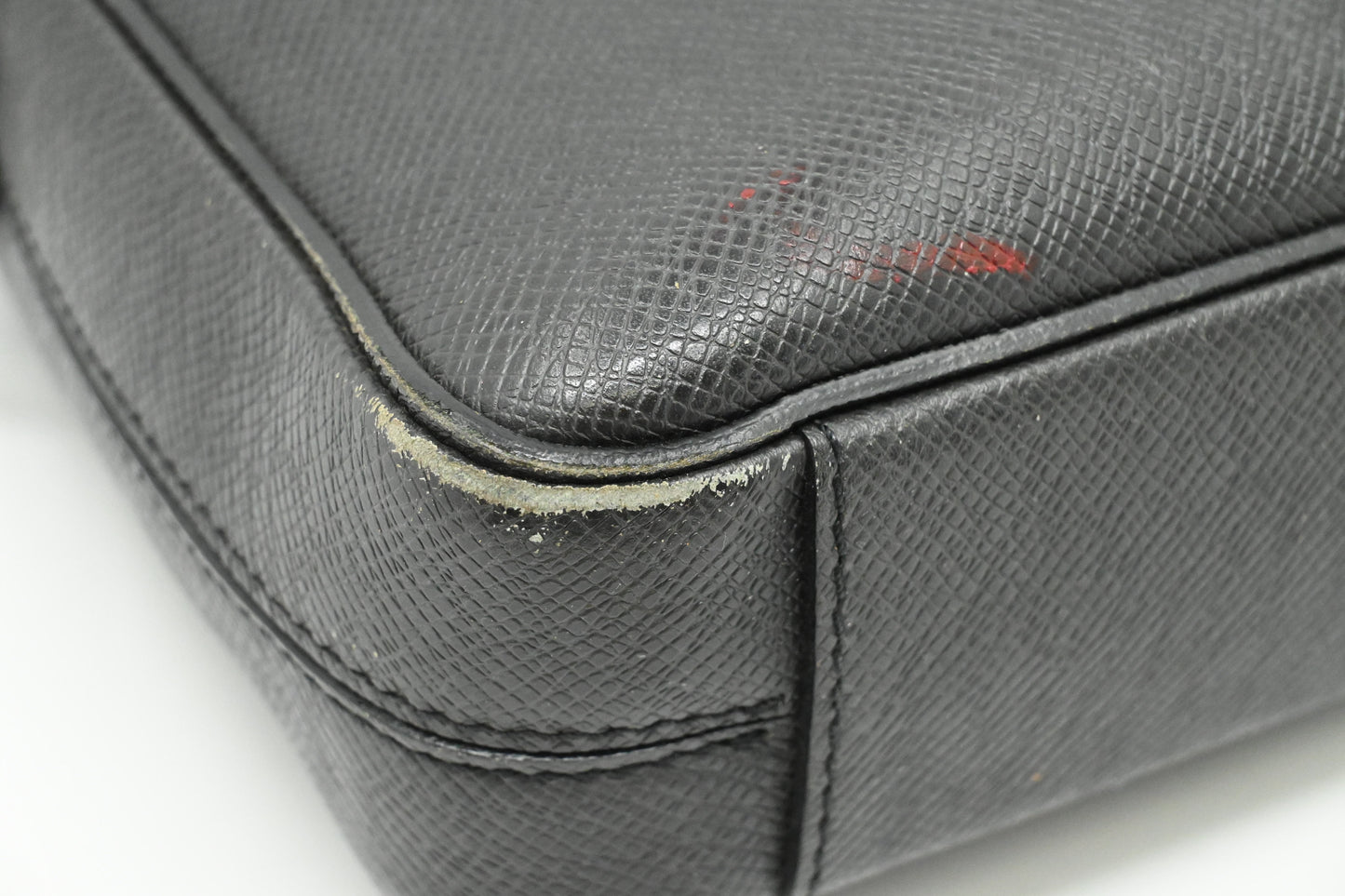 Louis Vuitton Porte Documents in Dark Grey Taiga Leather
