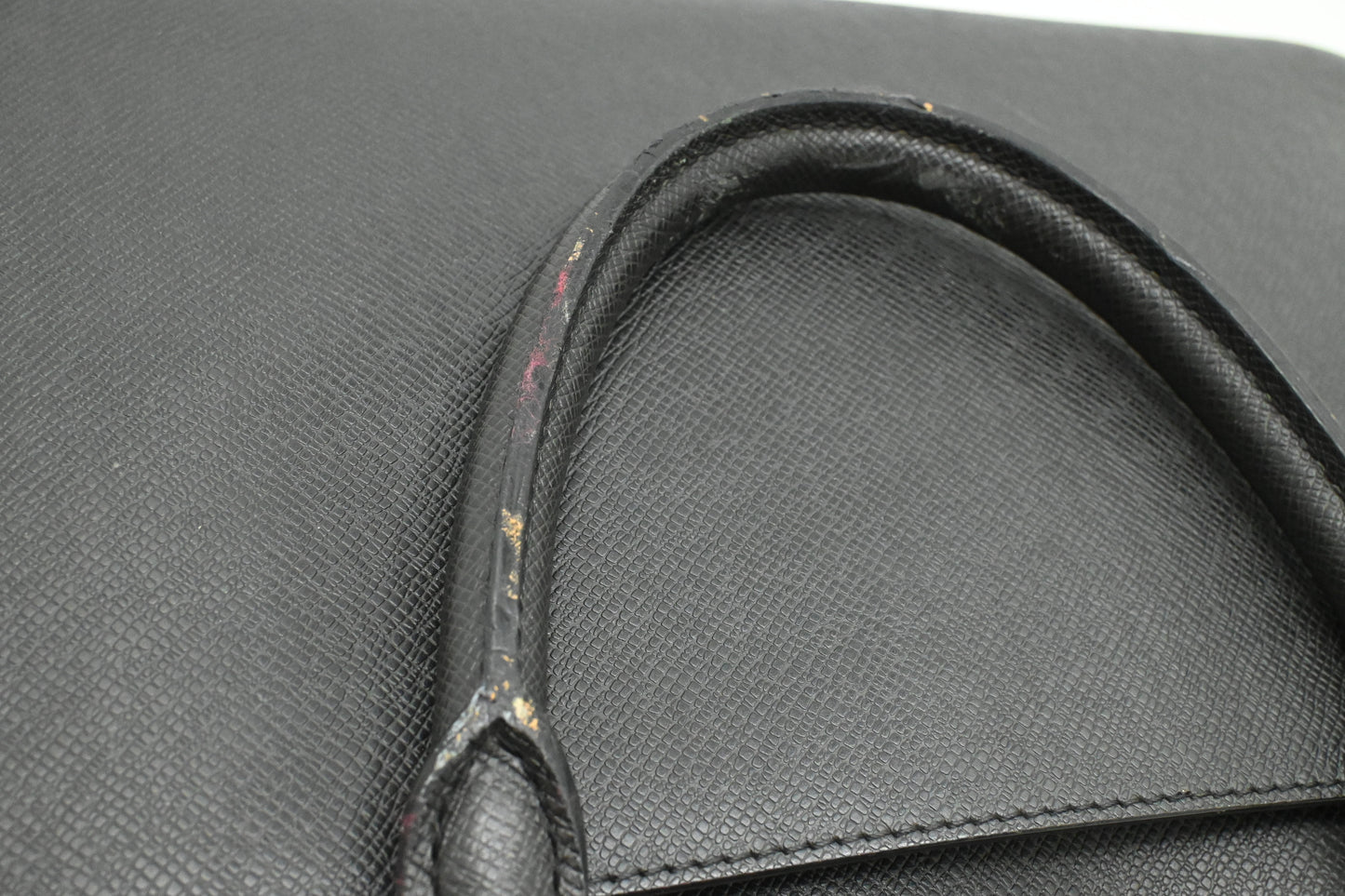 Louis Vuitton Porte Documents in Dark Grey Taiga Leather