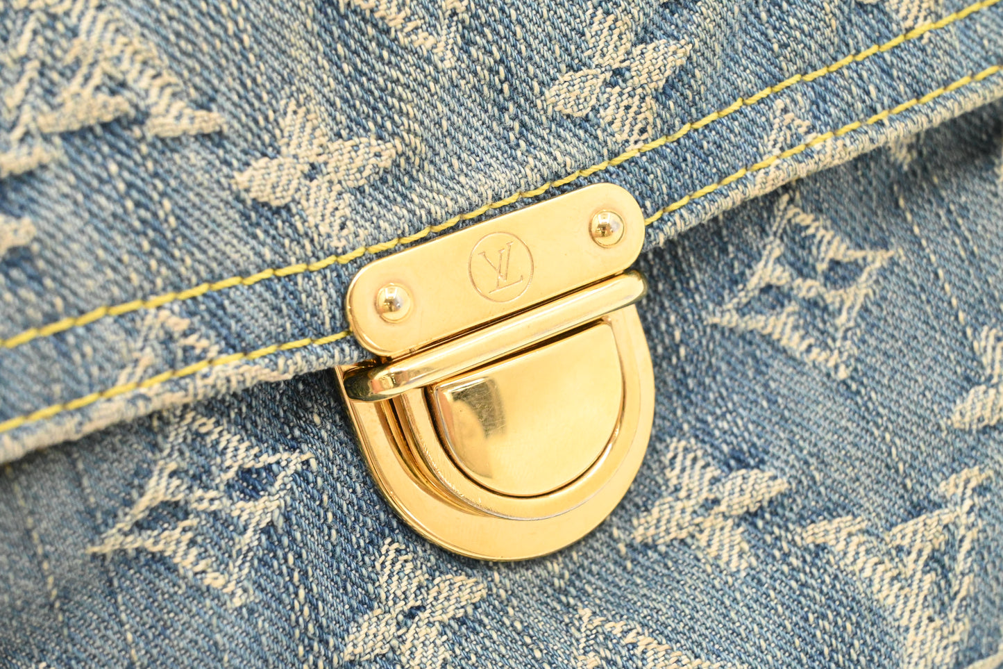 Louis Vuitton Pochette in Monogram Denim
