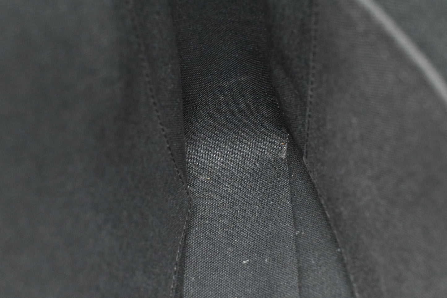 Louis Vuitton Porte Documents in Dark Grey Taiga Leather