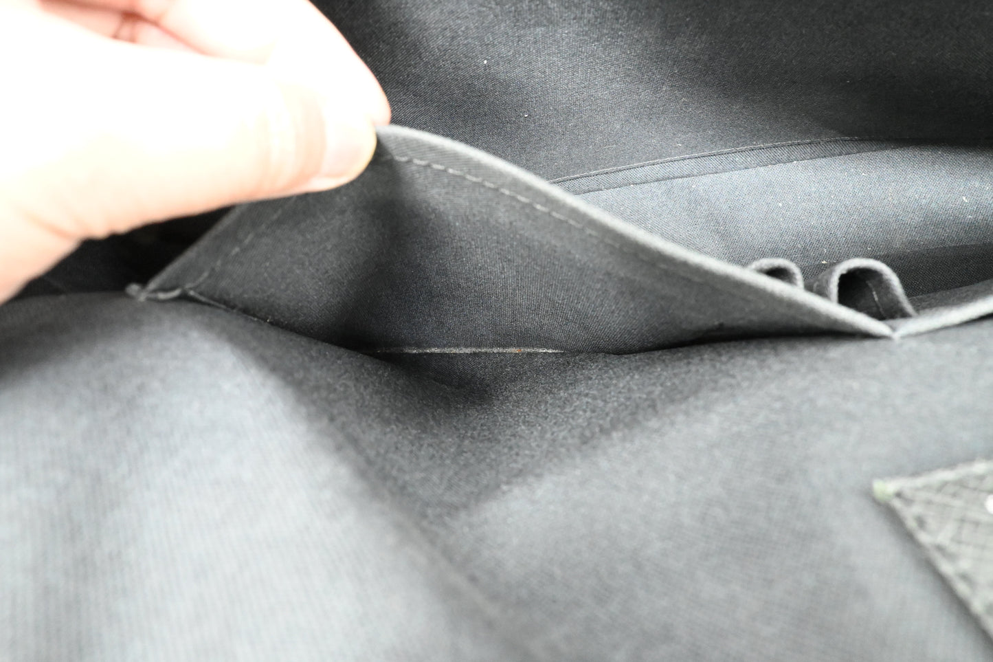 Louis Vuitton Porte Documents in Dark Grey Taiga Leather
