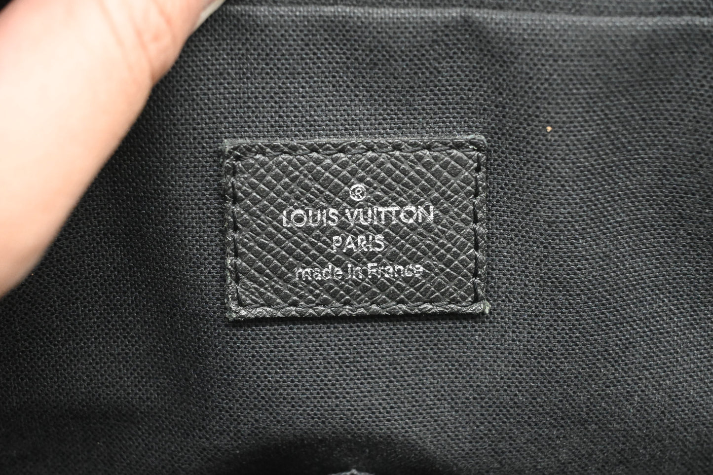 Louis Vuitton Porte Documents in Dark Grey Taiga Leather