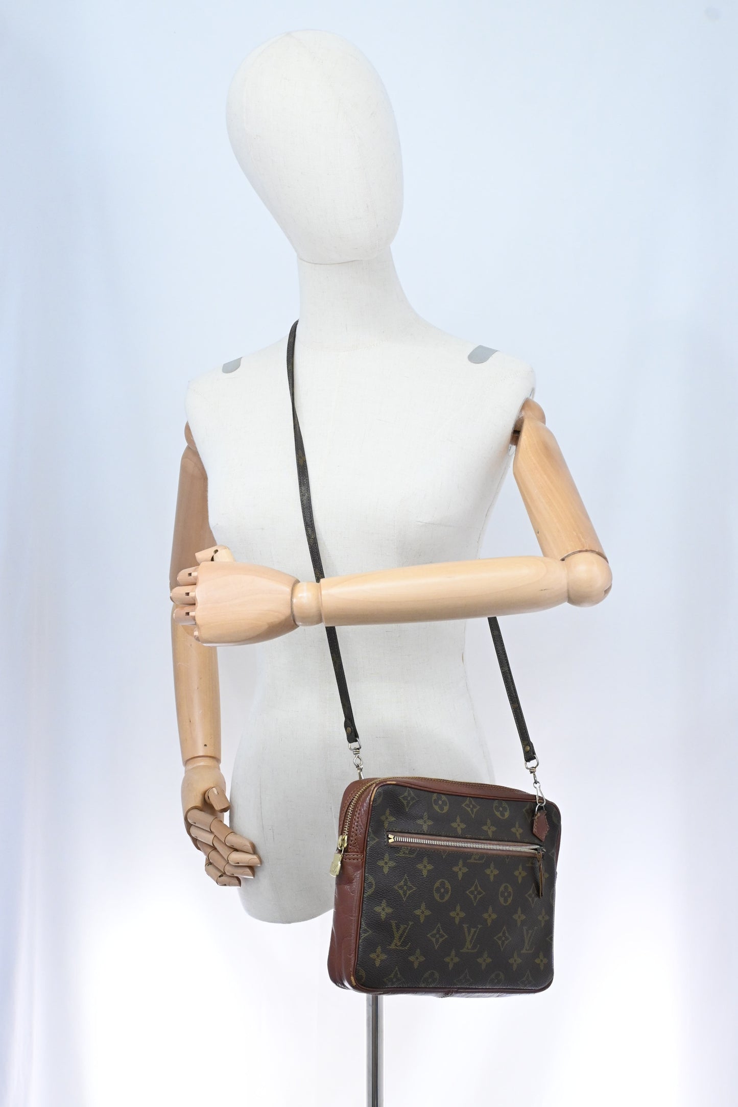 Louis Vuitton Pochette Sport in Monogram Canvas