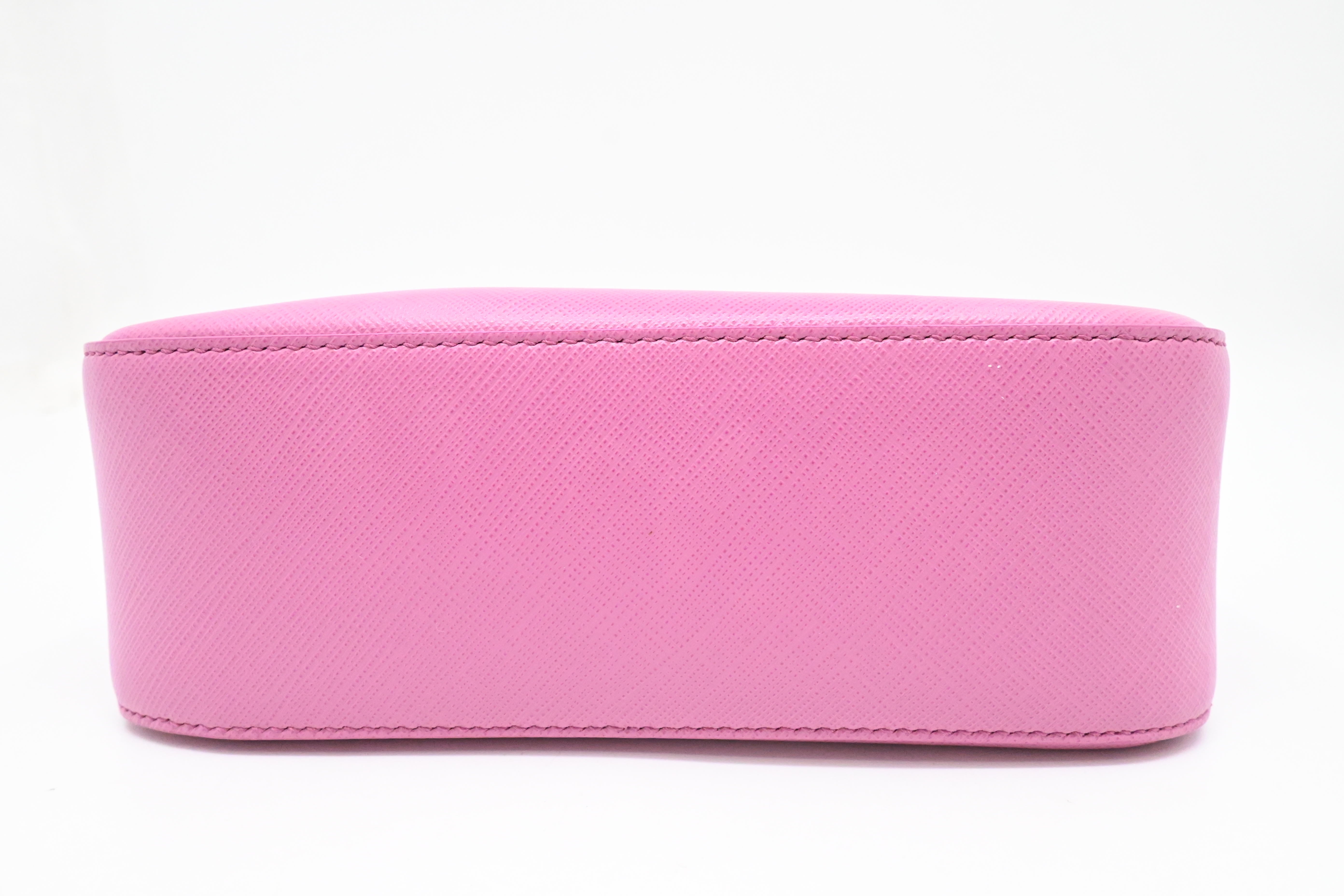 Ferragamo Vara Chain Crossbody in Pink Leather – Weekly Lux Drop