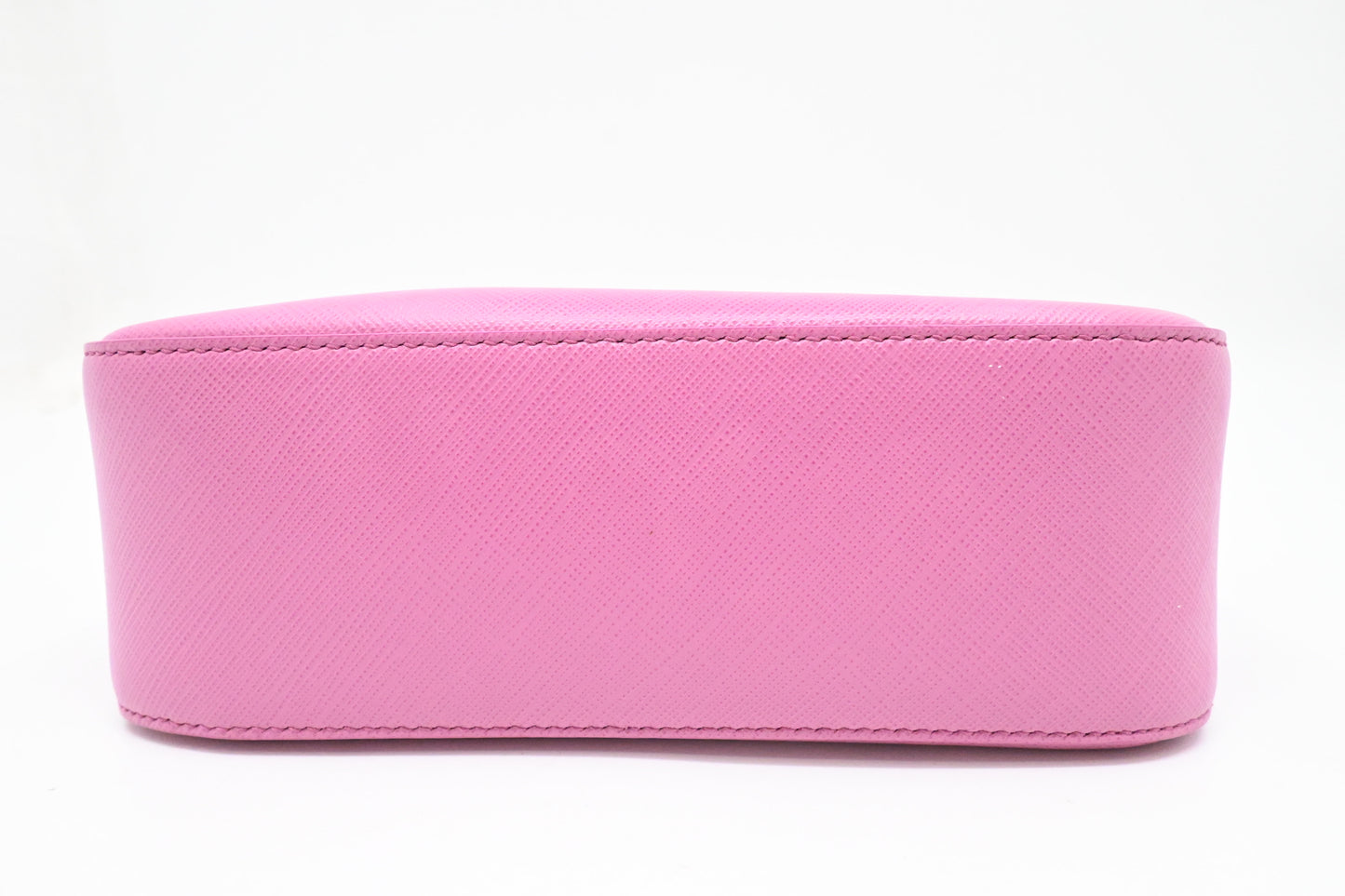Ferragamo Vara Chain Crossbody in Pink Leather