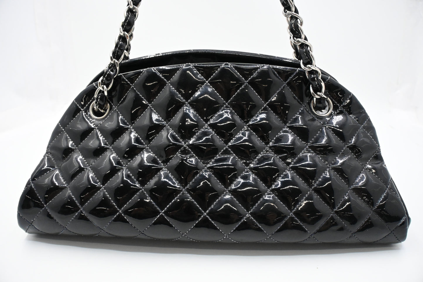 Chanel Shoulder Bag in Black Patent Leather