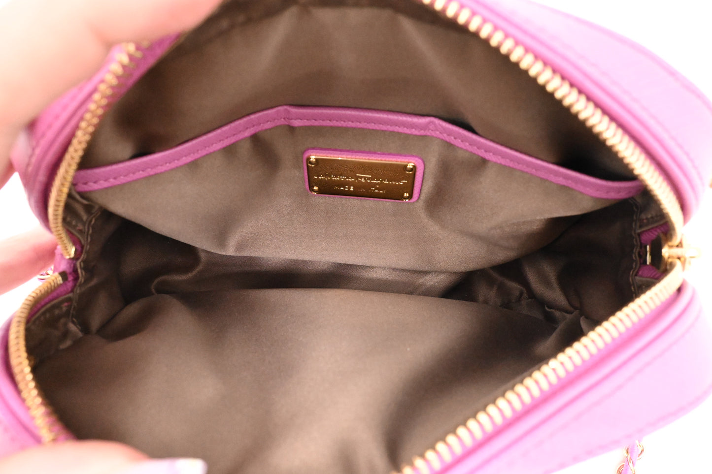 Ferragamo Vara Chain Crossbody in Pink Leather