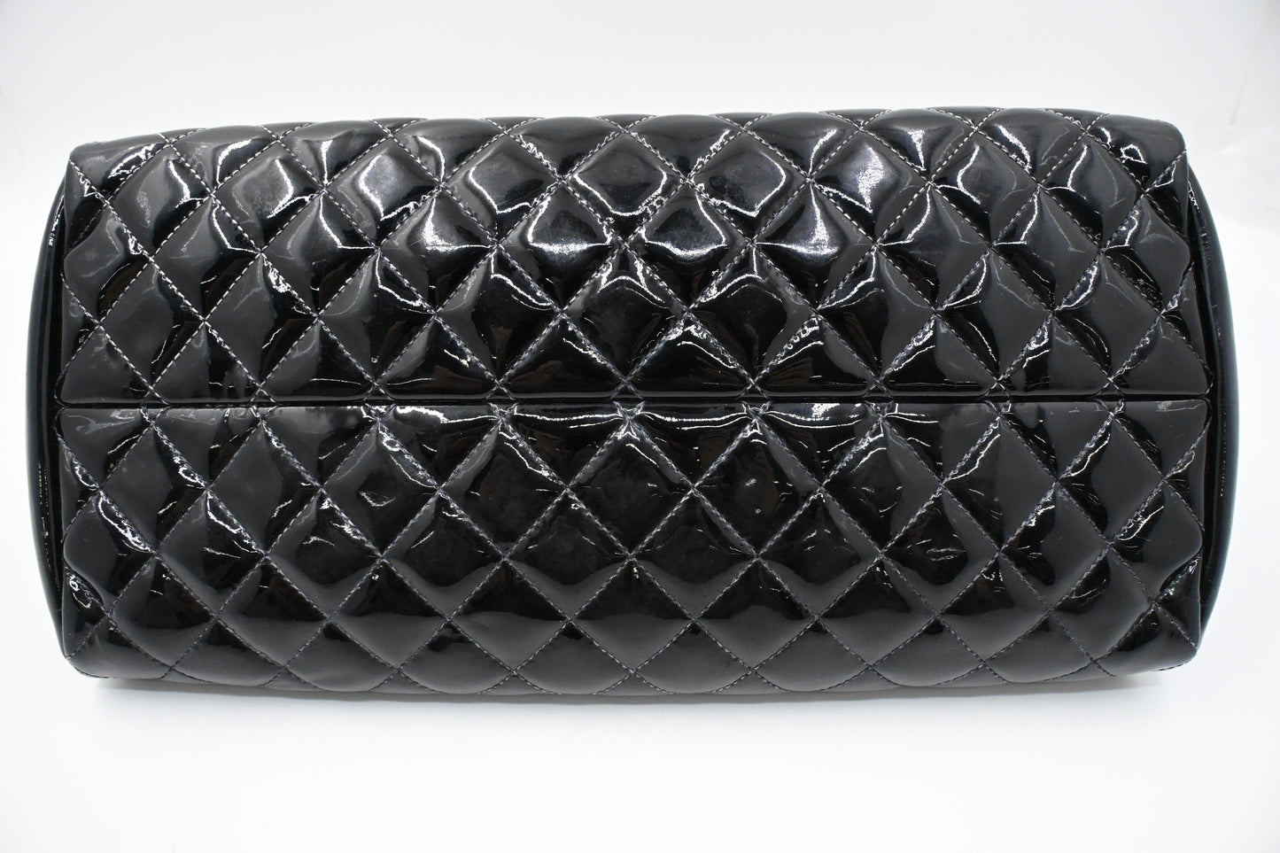 Chanel Shoulder Bag in Black Patent Leather