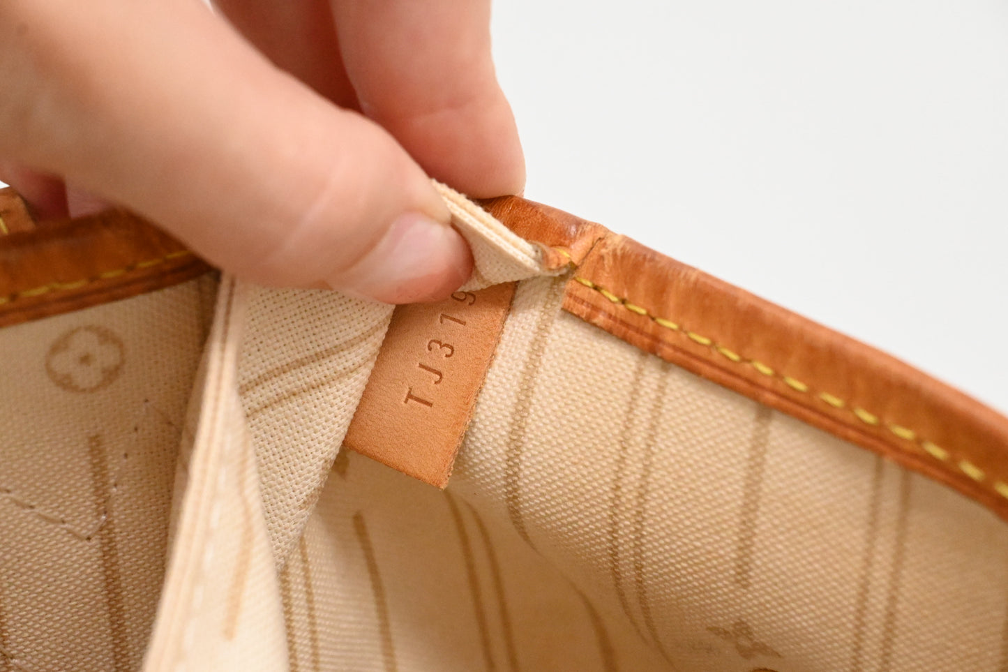 Louis Vuitton Neverfull GM in Damier Azur Canvas
