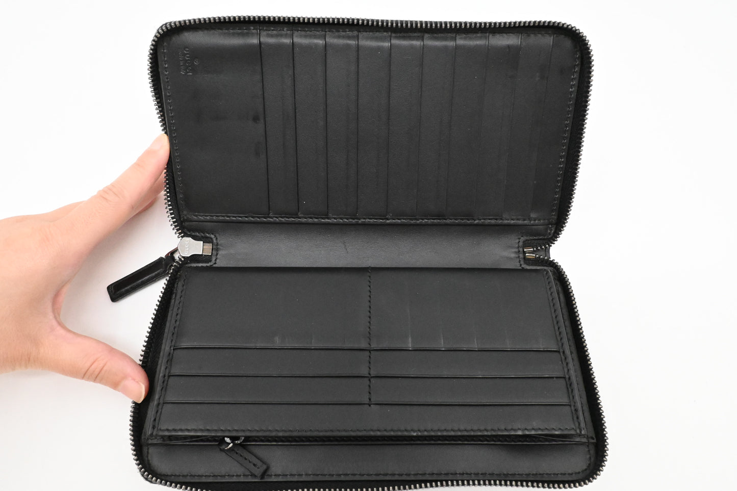 Gucci Zippy Organizer in Black Guccissima Leather