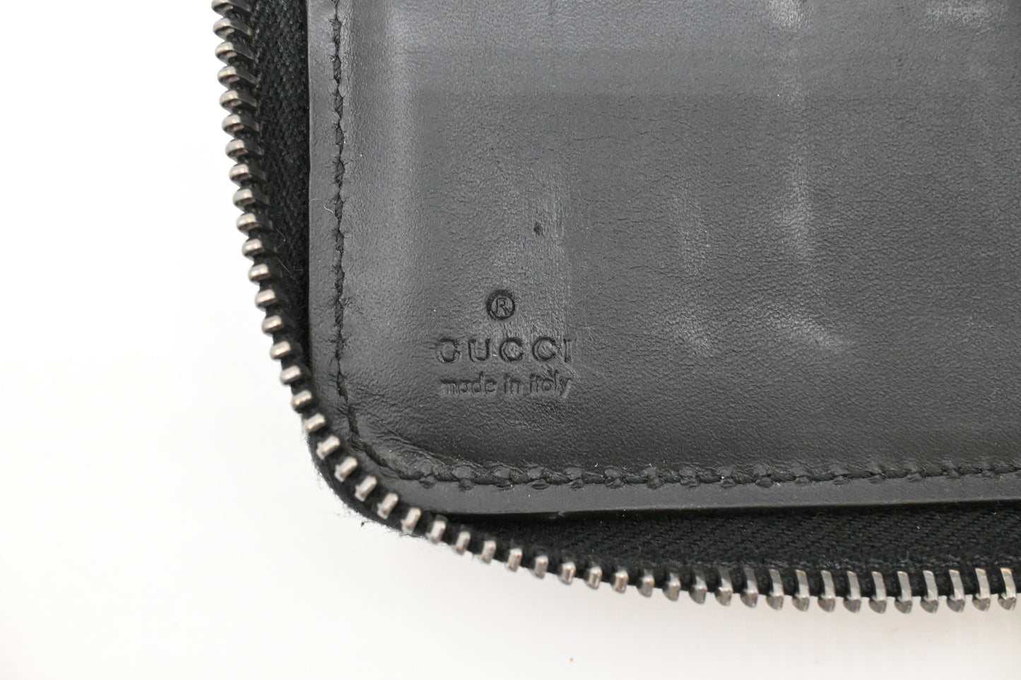 Gucci Zippy Organizer in Black Guccissima Leather
