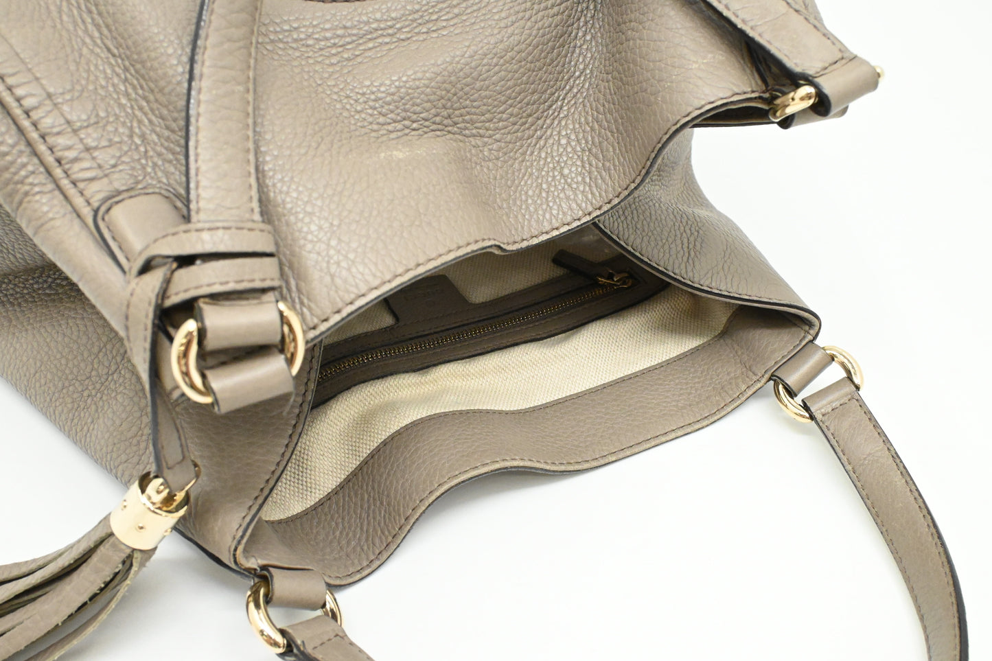 Gucci Soho Hobo Bag in Gray Leather