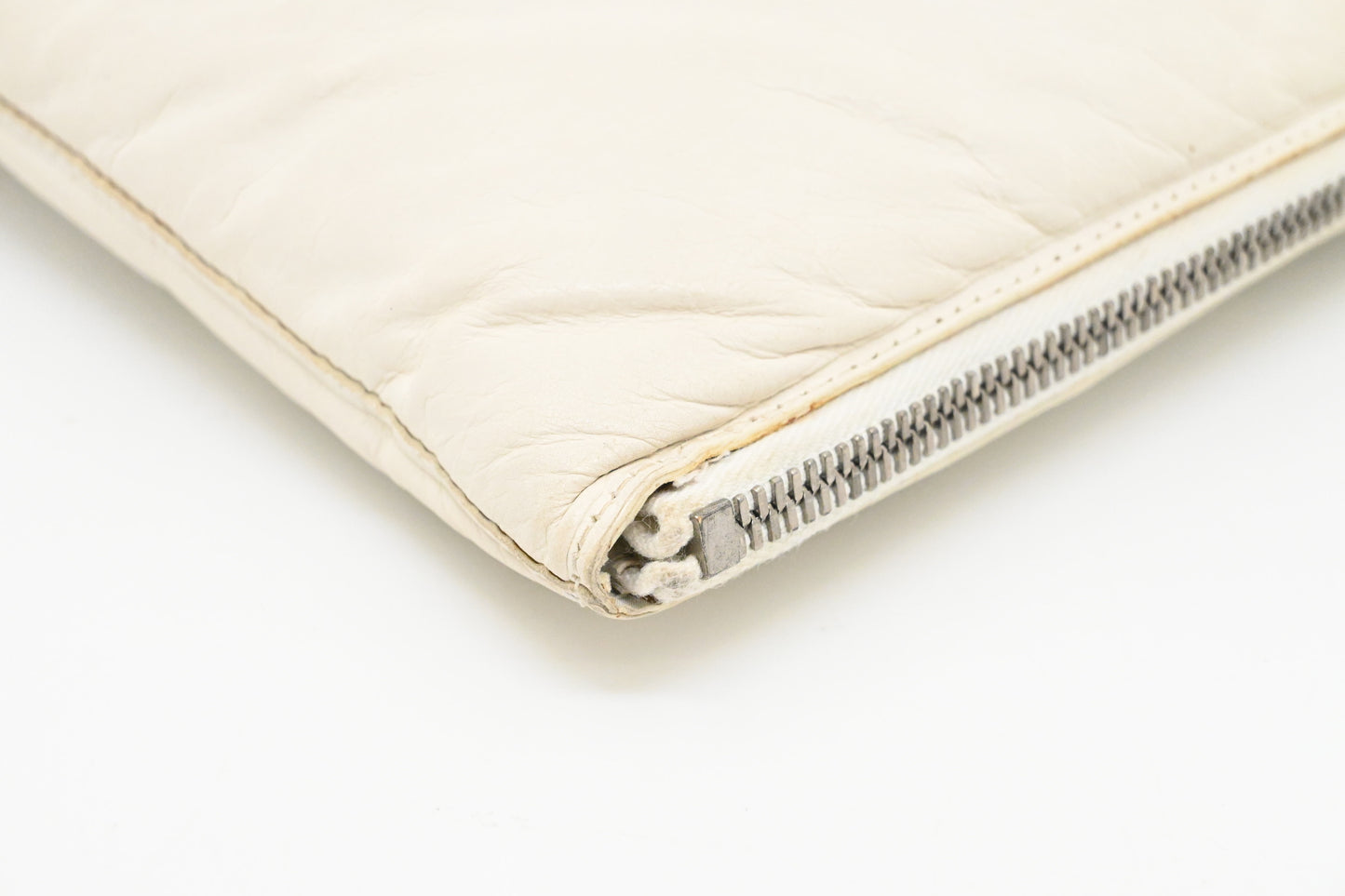 Bottega Veneta Maxi Padded Clutch in White Leather