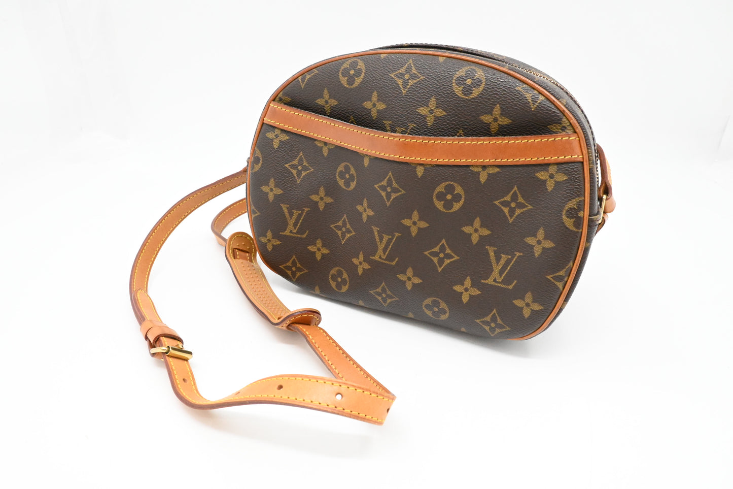 Louis Vuitton Blois in Monogram Canvas