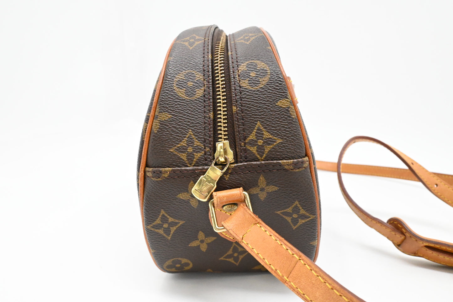 Louis Vuitton Blois in Monogram Canvas