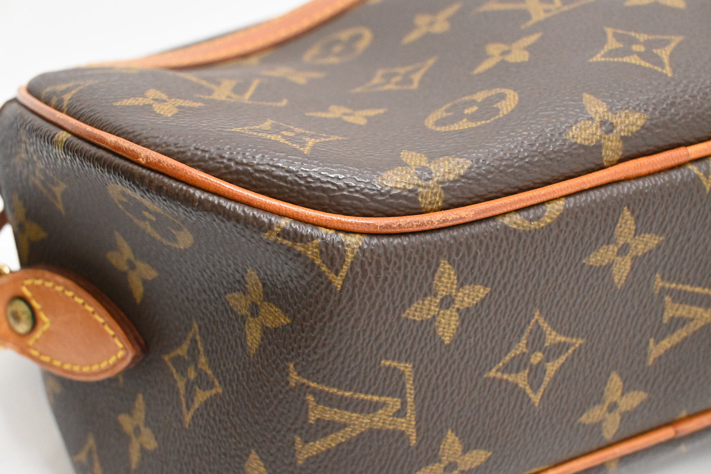 Louis Vuitton Blois in Monogram Canvas